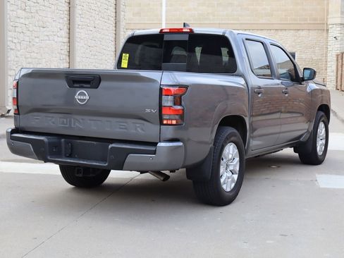 Used 2023 Nissan Frontier SV w/ SV Premium Package RWD image 3