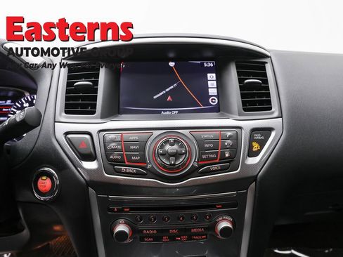 Used 2020 Nissan Pathfinder SL AWD/4WD image 12