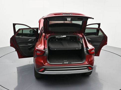 Certified 2025 Chevrolet Trax LT w/ LT Convenience Package image 45