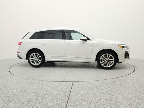 Used 2025 Audi Q7 3.0T Premium Plus AWD/4WD image 4