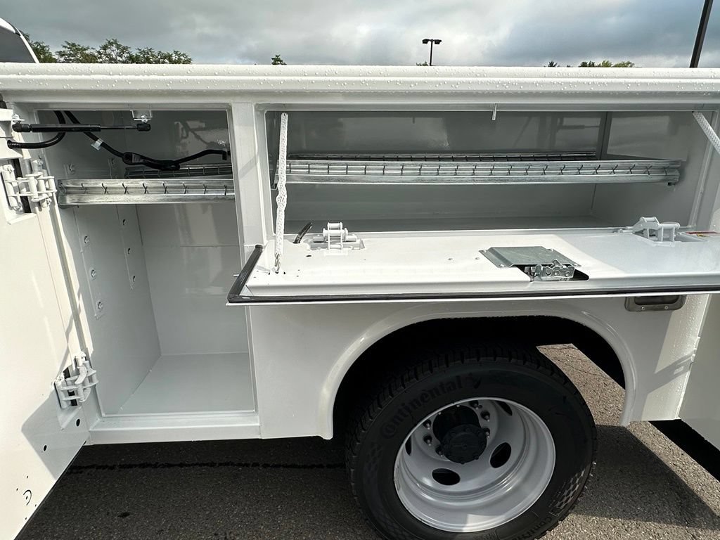New 2026 Ford F550 4x4 Supercab Super Duty image 5