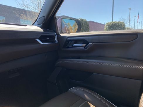 Used 2025 GMC Yukon Denali Ultimate image 43