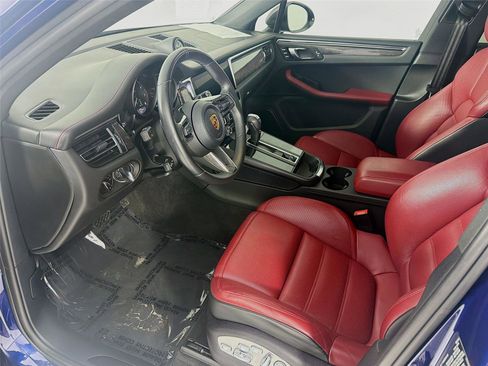 Used 2024 Porsche Macan Turbo image 5
