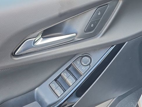 Certified 2026 Chevrolet Equinox LT FWD image 12