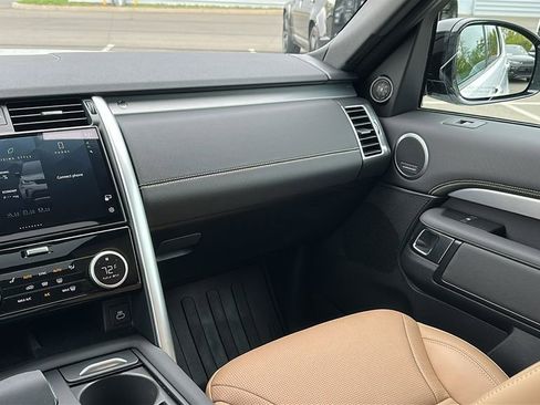 Certified 2025 Land Rover Discovery Dynamic SE AWD/4WD image 26