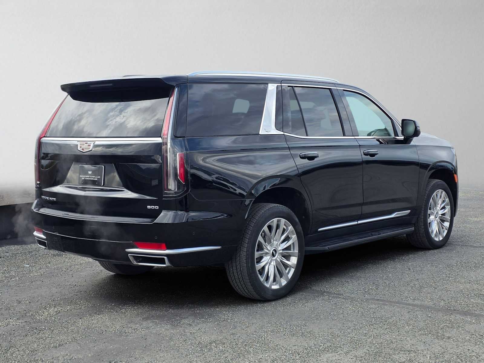 Certified 2024 Cadillac Escalade Premium Luxury w/ Performance Package AWD/4WD image 3