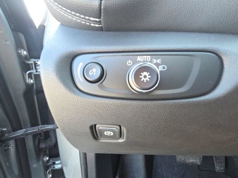 Used 2023 Chevrolet Blazer LT w/ Sound & Technology Package FWD image 20