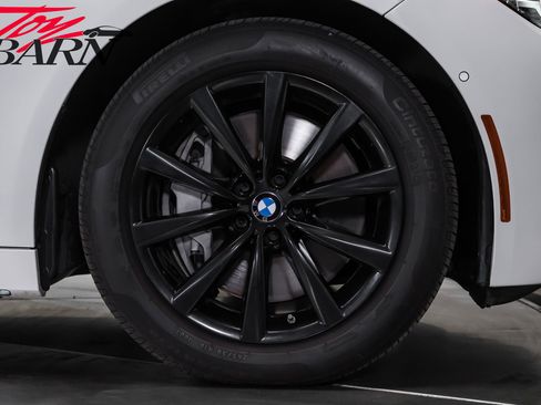 Used 2022 BMW 750i xDrive AWD/4WD image 18