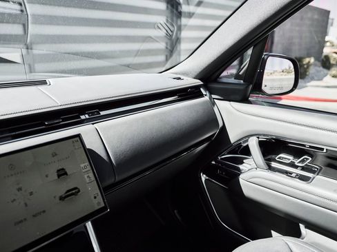 Used 2024 Land Rover Range Rover SE image 66