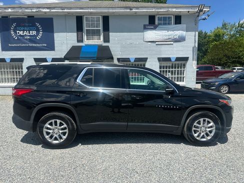 Used 2018 Chevrolet Traverse LT AWD/4WD image 6