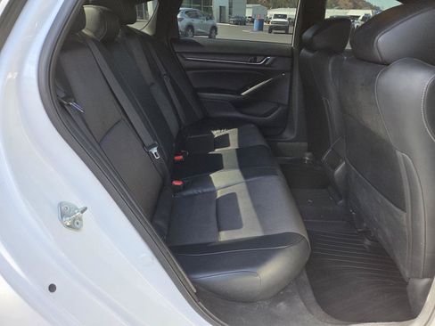 Used 2018 Honda Accord Sport image 18