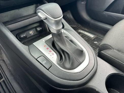 Used 2023 Kia Forte LXS FWD image 9