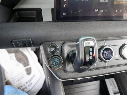 Used 2023 Land Rover Defender 90 SE AWD/4WD image 19