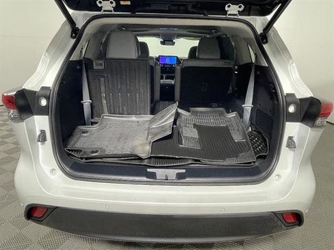 Used 2023 Toyota Highlander Limited AWD/4WD image 22