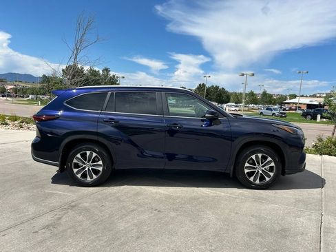 Used 2026 Toyota Highlander Limited AWD/4WD image 9