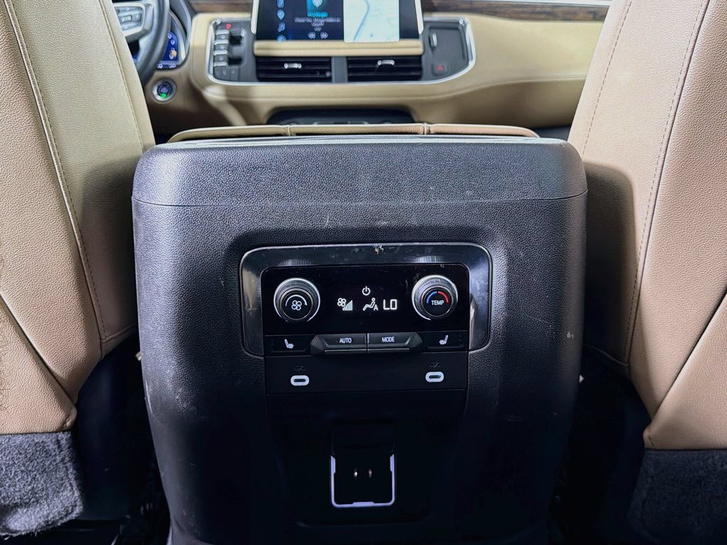 Used 2023 Chevrolet Suburban Premier AWD/4WD image 28