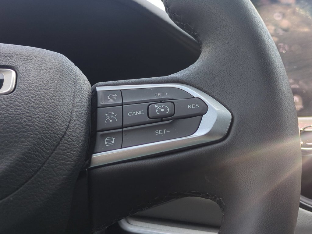 Used 2025 Jeep Compass Limited AWD/4WD image 20