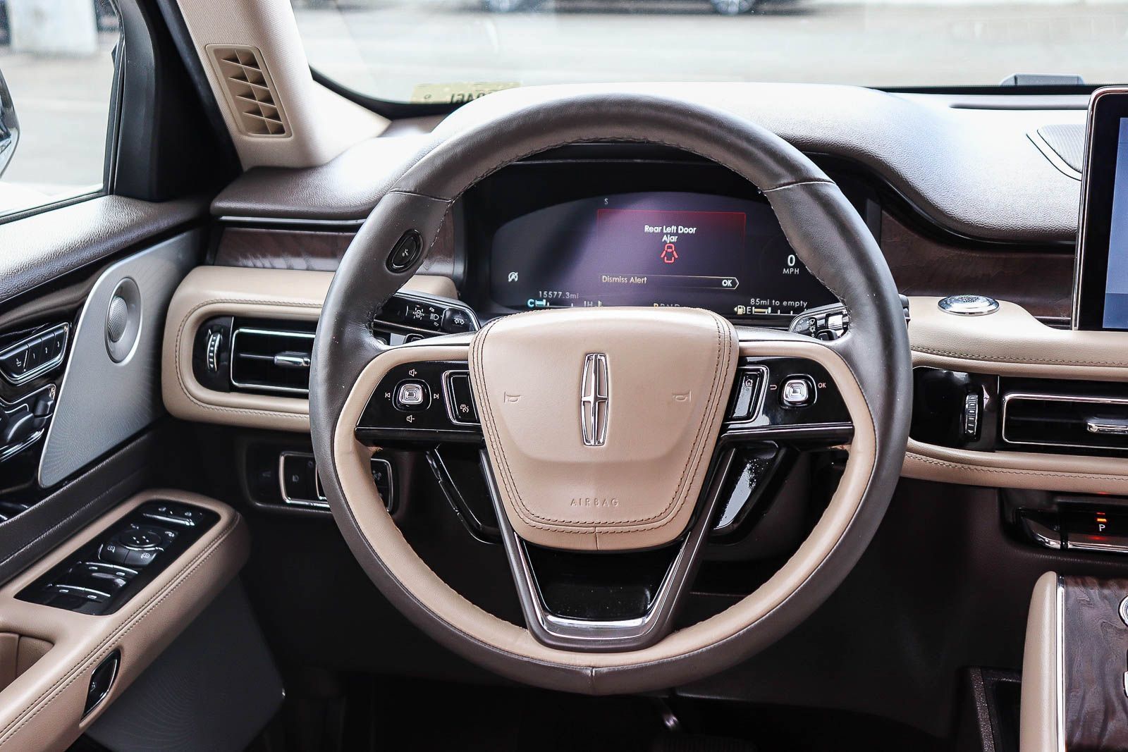 Used 2022 Lincoln Aviator Reserve w/ Equipment Group 201A AWD/4WD image 17