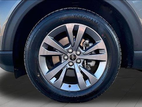 Certified 2023 Ford Explorer XLT w/ Equipment Group 202A AWD/4WD image 9