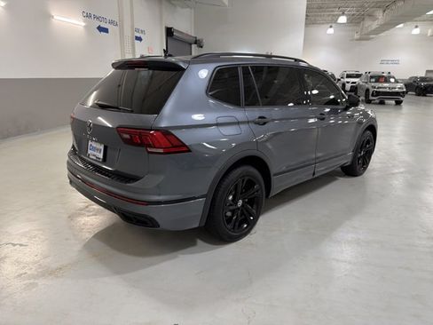 Certified 2024 Volkswagen Tiguan SE R-Line w/ MDO Package, Three-Row FWD image 9