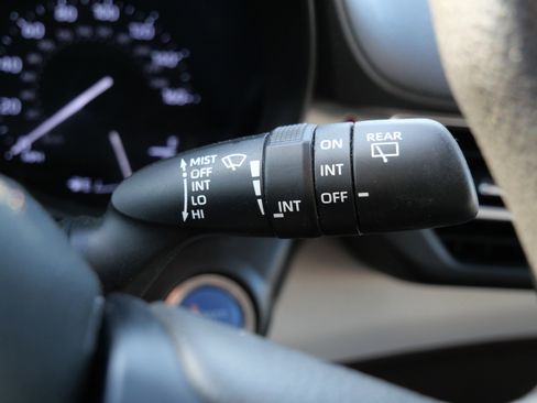 Certified 2023 Toyota Sienna LE FWD image 31