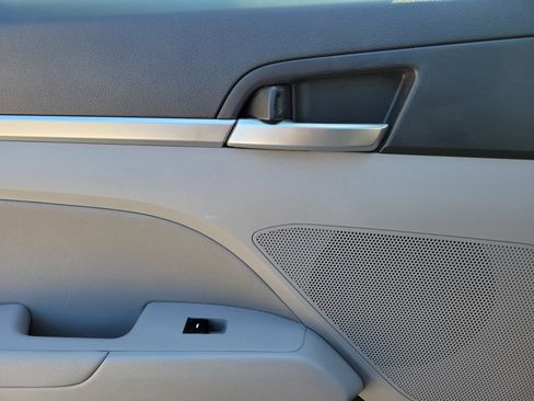 Used 2020 Hyundai Elantra Value Edition w/ Winter Weather Package image 12