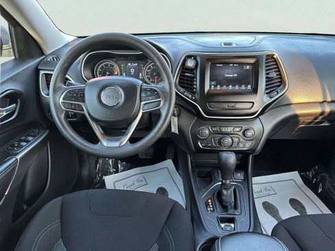 Used 2020 Jeep Cherokee Latitude FWD image 18