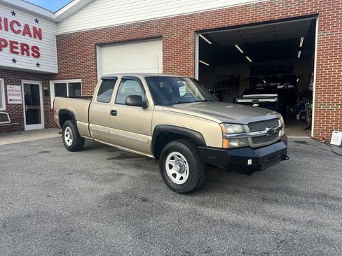 Used 2004 Chevrolet Silverado 1500 4x4 Extended Cab image 2