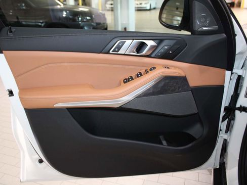 Used 2026 BMW X5 sDrive40i w/ Climate Comfort Package image 10