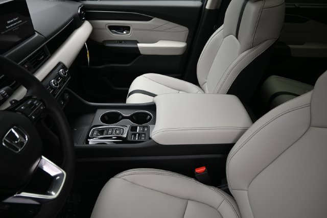 New 2026 Honda Pilot Touring image 18