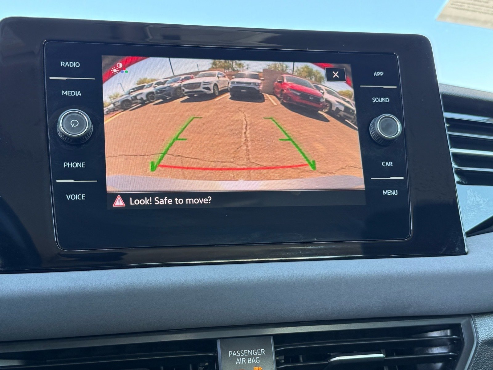 Used 2025 Volkswagen Jetta SE FWD image 22