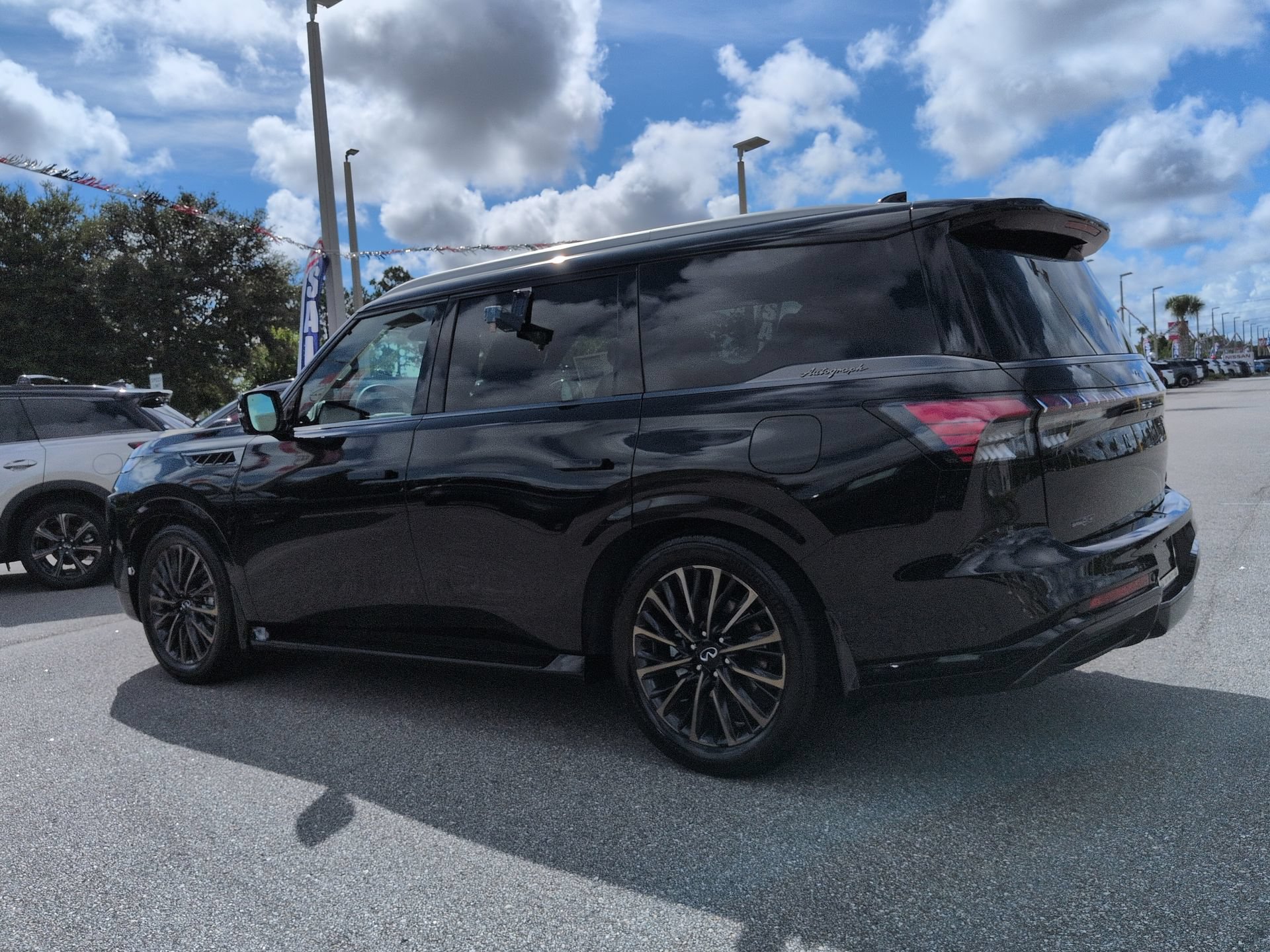 New 2027 INFINITI QX80 Autograph w/ Premium Cargo Package AWD/4WD image 7