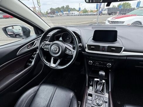 Used 2018 MAZDA MAZDA3 Touring FWD image 19
