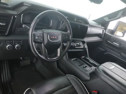 Used 2025 GMC Sierra 2500 AT4X image 18