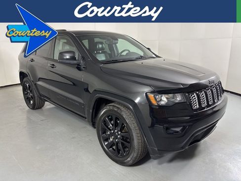 Used 2020 Jeep Grand Cherokee Altitude image 1