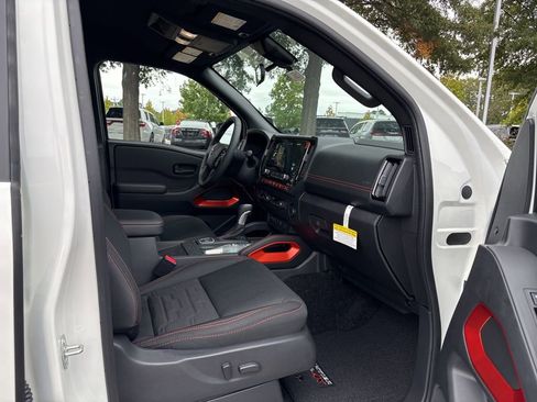 New 2026 Nissan Frontier PRO-4X w/ Pro-4x Convenience Package image 18