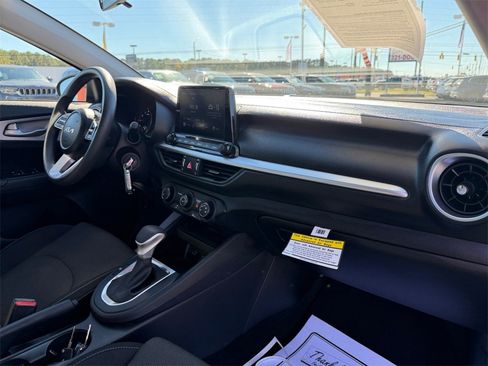Used 2024 Kia Forte LXS image 16