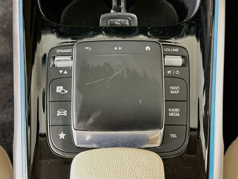 Used 2023 Mercedes-Benz GLB 250 4MATIC image 25
