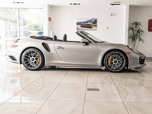 Used 2017 Porsche 911 Turbo S image 10