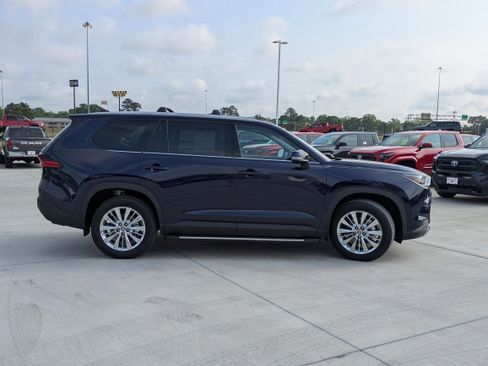 New 2026 Toyota Grand Highlander AWD image 6