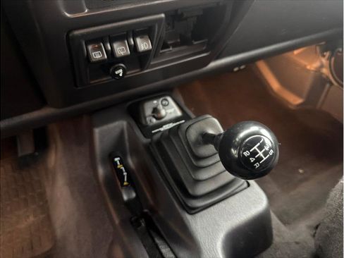 Used 2000 Jeep Wrangler Sport AWD/4WD image 17