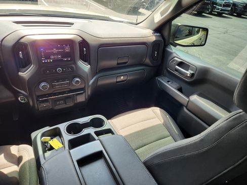 Used 2026 Chevrolet Silverado 1500 Custom w/ LPO, Dark Essentials Package AWD/4WD image 17