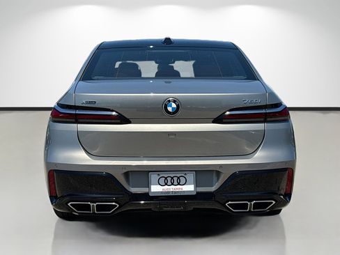Used 2023 BMW 760i xDrive AWD/4WD image 4