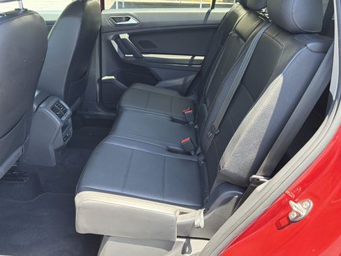 Used 2019 Volkswagen Tiguan SE FWD image 21
