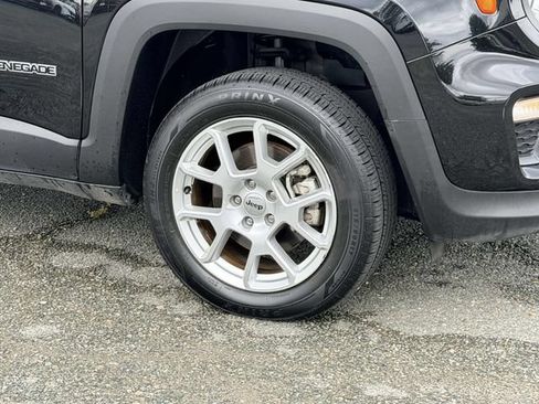Used 2022 Jeep Renegade Latitude w/ Convenience Group AWD/4WD image 7