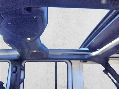 Used 2025 Jeep Wrangler Willys image 21