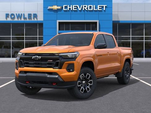 Used 2026 Chevrolet Colorado Z71 w/ Technology Package AWD/4WD image 6