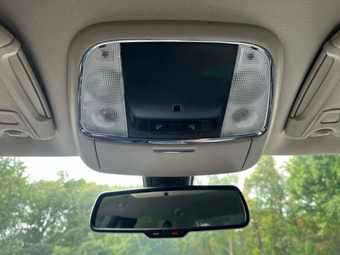 Used 2018 Chrysler 300 Touring w/ Sport Appearance Package image 17