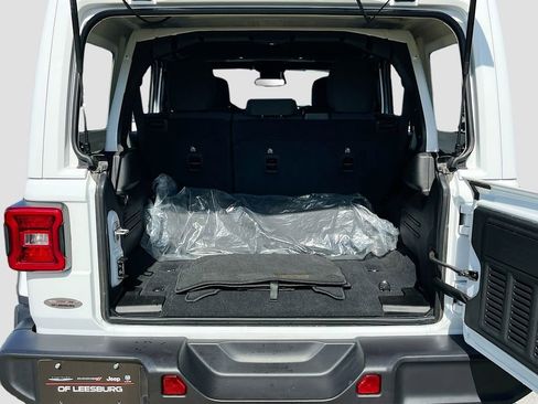 Used 2025 Jeep Wrangler Unlimited Sahara image 24