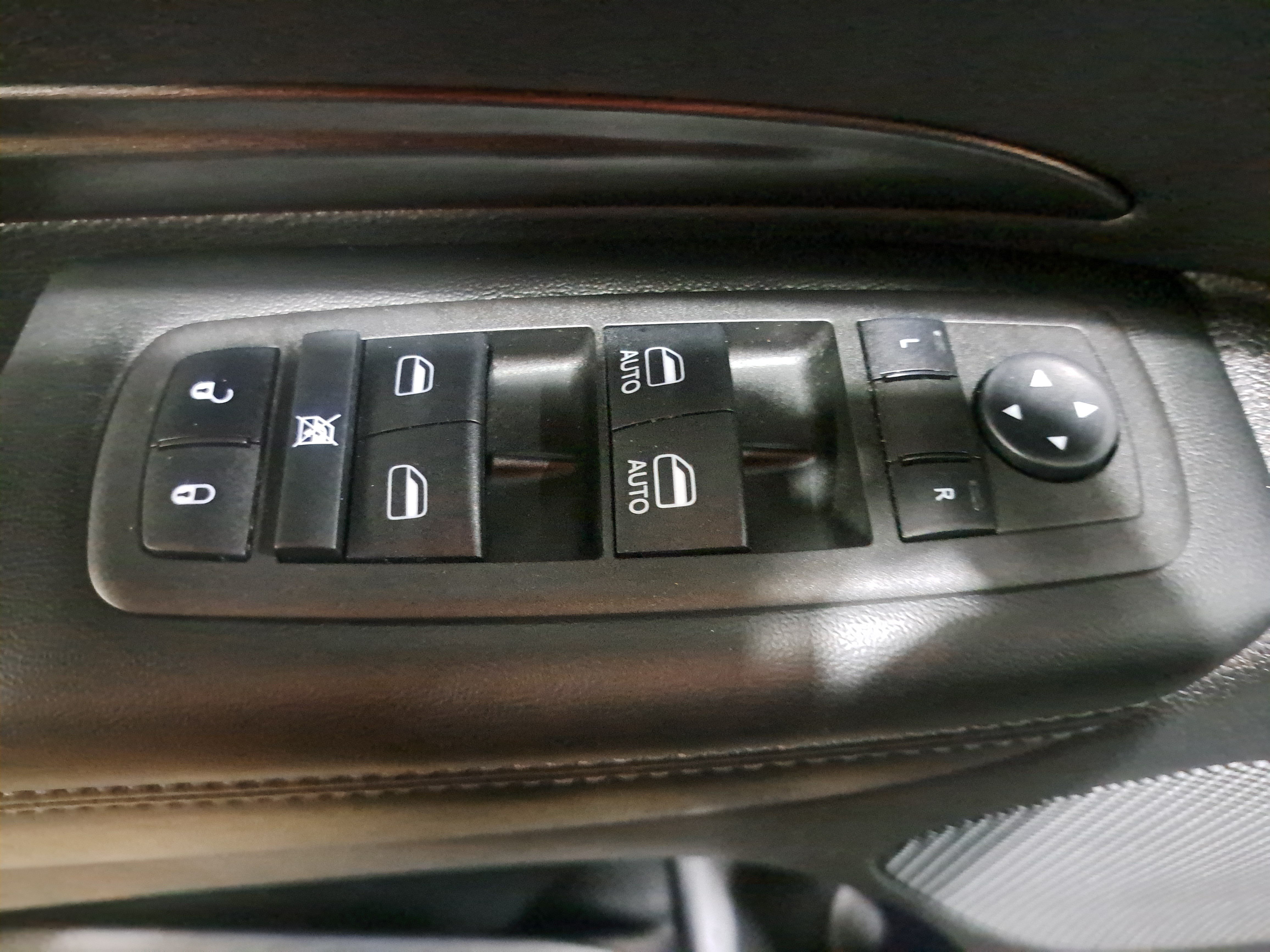 Used 2022 Dodge Durango SXT w/ Blacktop Package RWD image 28